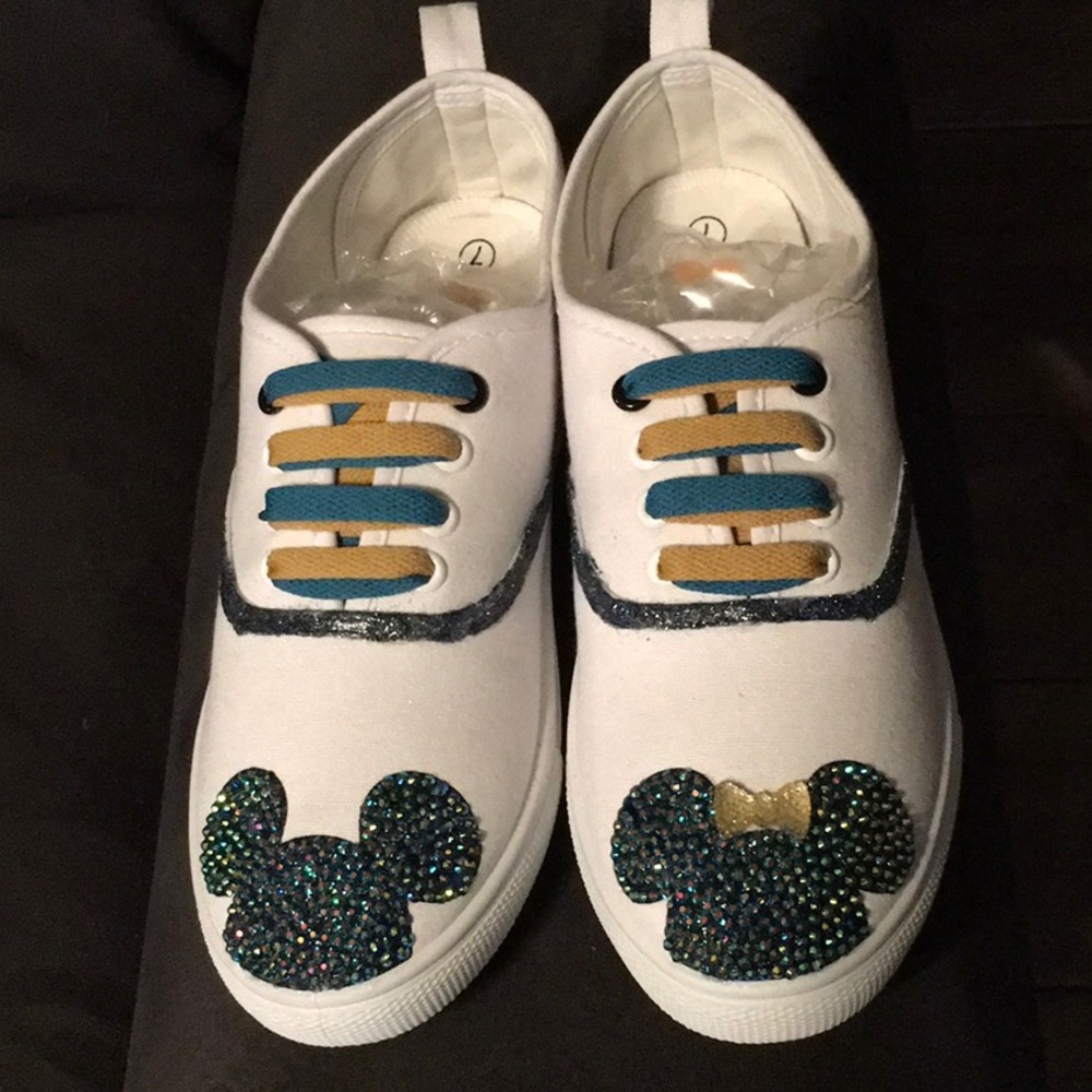 Mickey / Minnie sneakers sz 7